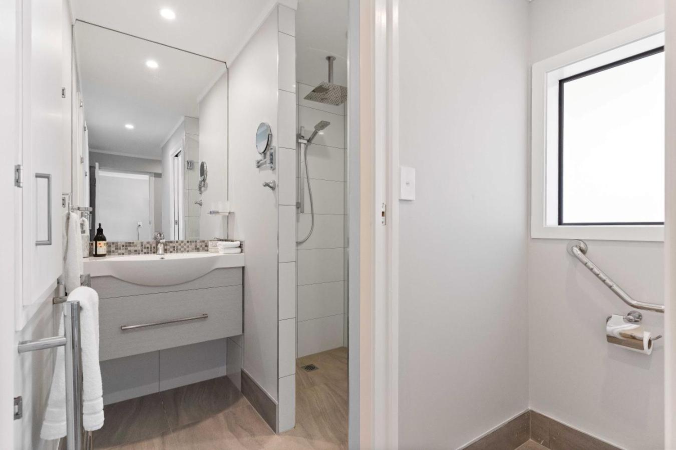 Appartamento Onemana Retreat - Self-Contained Unit With Hot Tub Opoutere Esterno foto